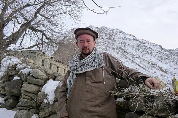 Замаскировался под местного и не узнаешь. Артём Шейнин в Афганистане (наши дни). Фото Яндекс.Картинки.