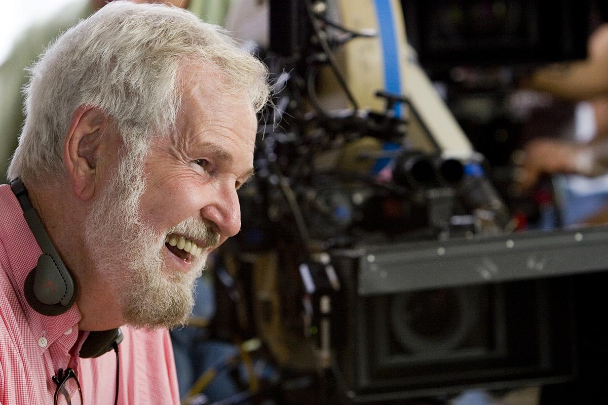 Режиссер Роберт Бентон