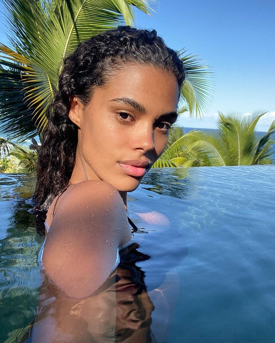 Тина Кунаки (Tina Kunakey)