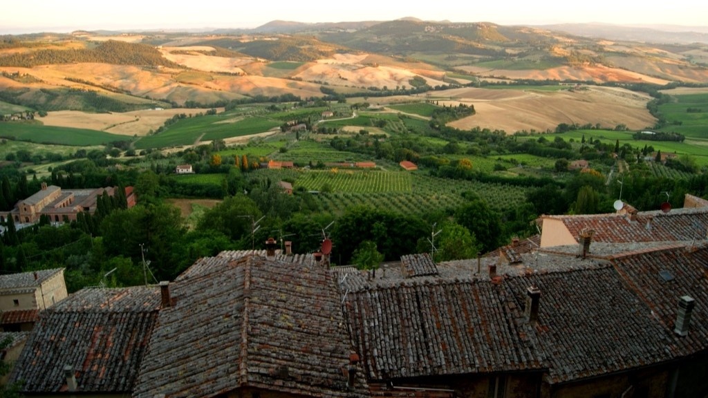 Очень красивые виды вокруг города.