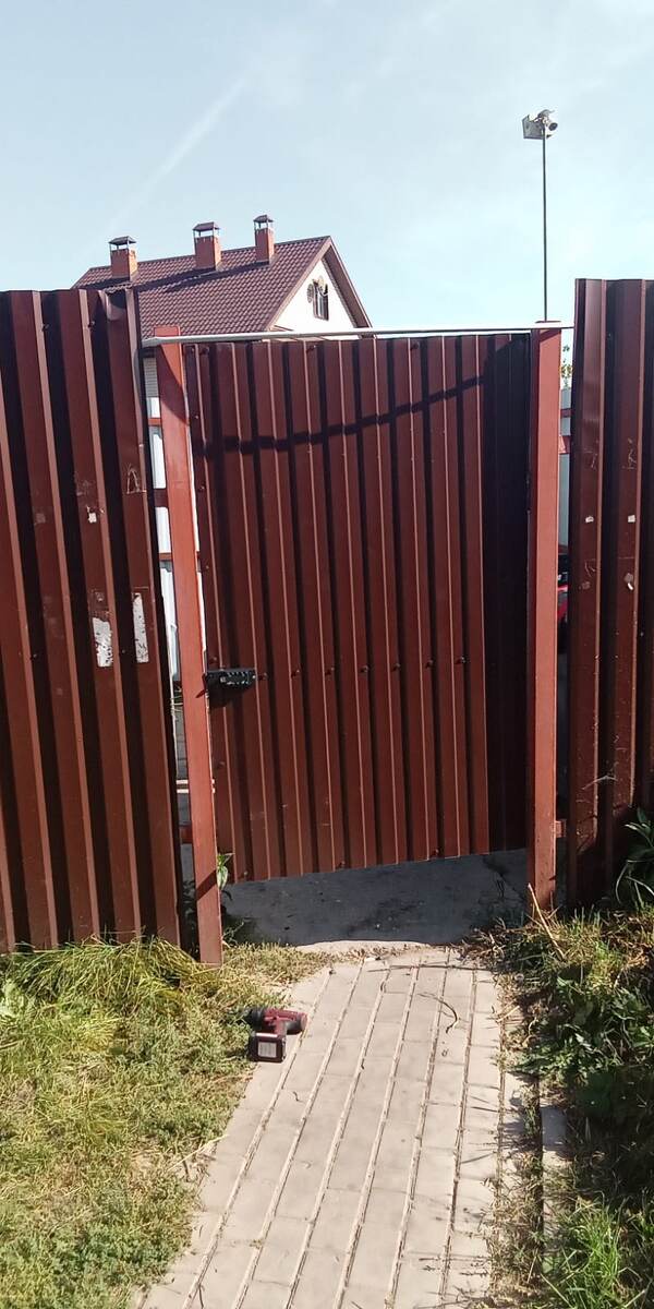 Потом ещё ручку прикрутили и сверху железку для крепости приварили, уже не сфотографировала 