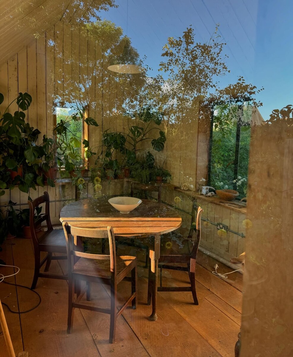    Дизайнеры выбрали жёлтый оттенок сливочного масла в качестве тренда 2025 годаФото: соцсети Монти Дона (@themontydon)