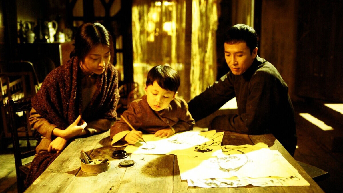 Ип Ман с семьей. Кадр из фильма "Ип Ман"