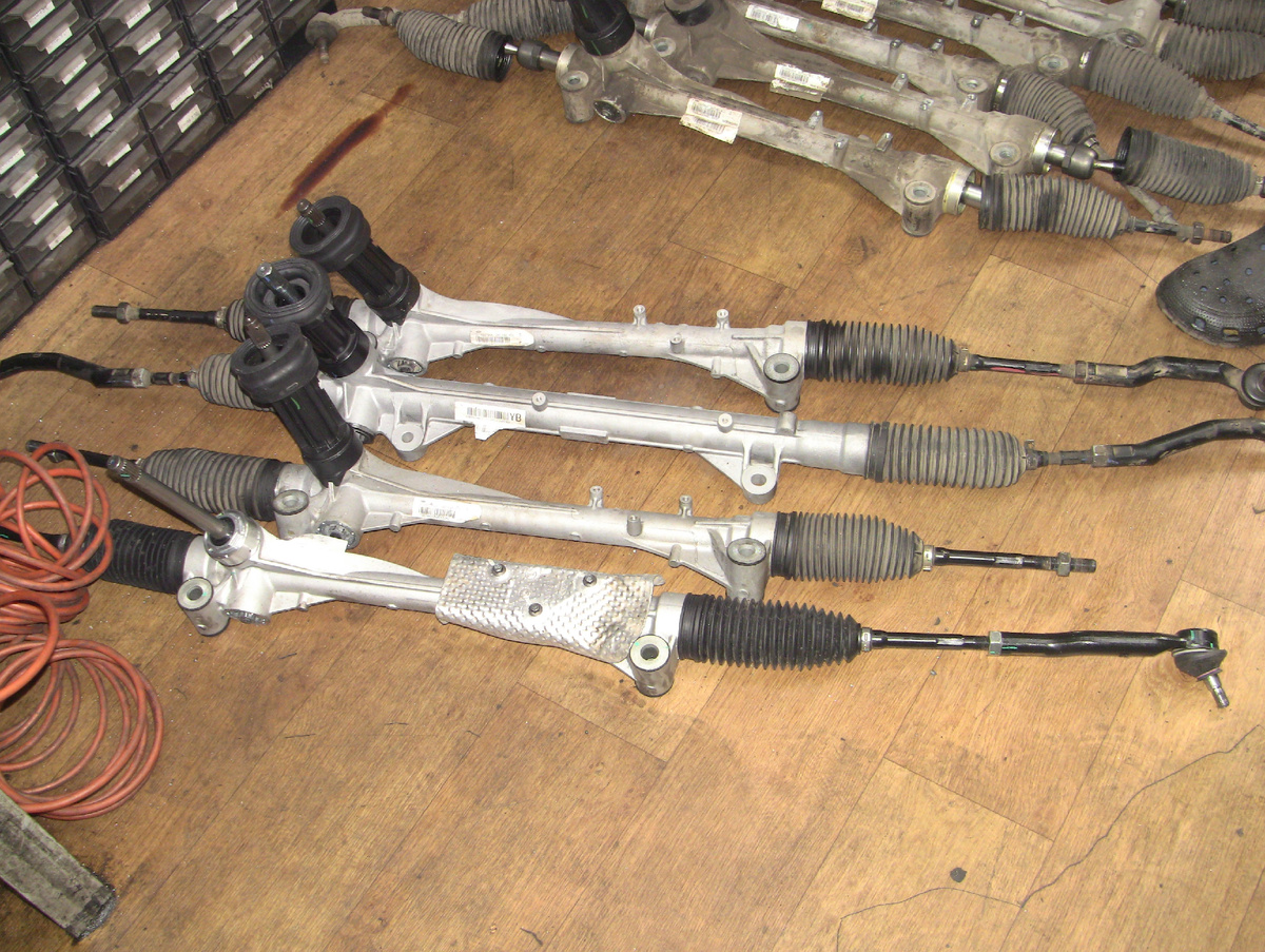 Те, что на переднем плане - уже обслужены. Чистые и красивые.