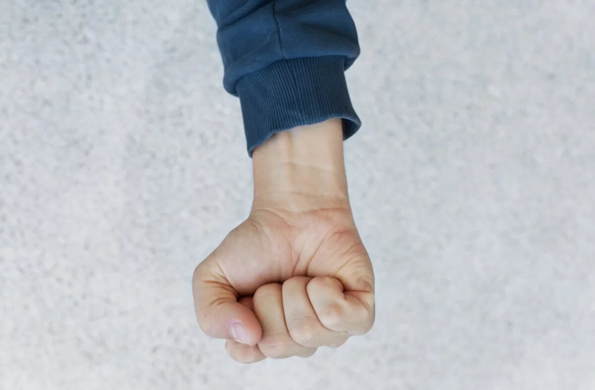    Фигурант находится на подписке о невыезде.