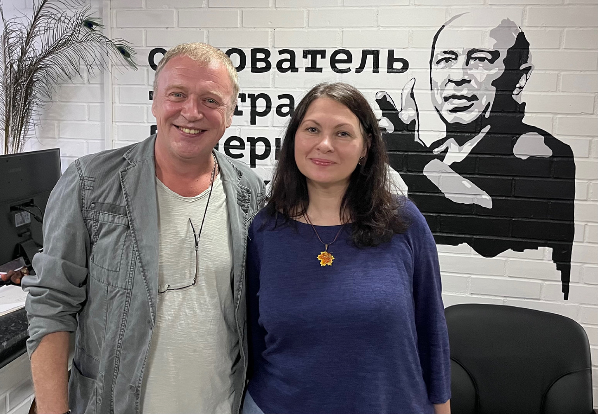 На встрече с блогерами. Фото с художественным руководителем Театра на Юго-Западе Олегом Леушиным