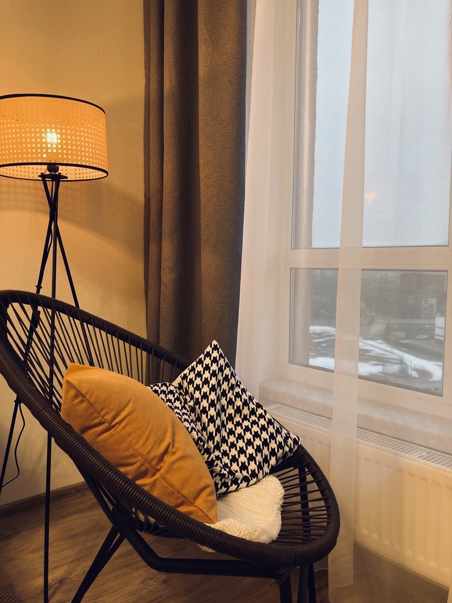 Кресло в студии для сдачи в аренду