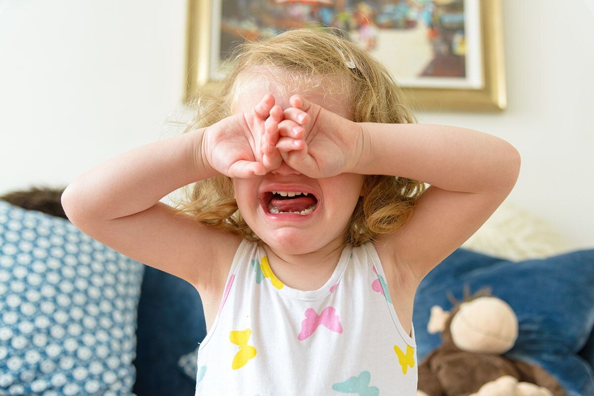 Без детских слез не проходит ни одно родительство. Источник: Shutterstock📷
