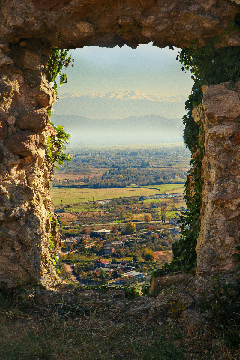 Вид на грузинскую деревню Сенаки.