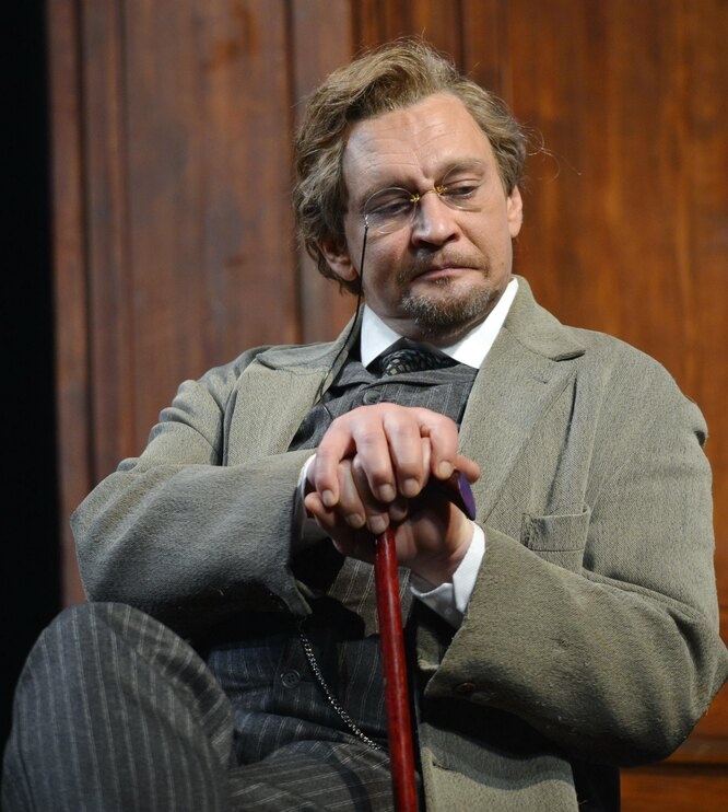 Домогаров на сцене Театра Моссовета