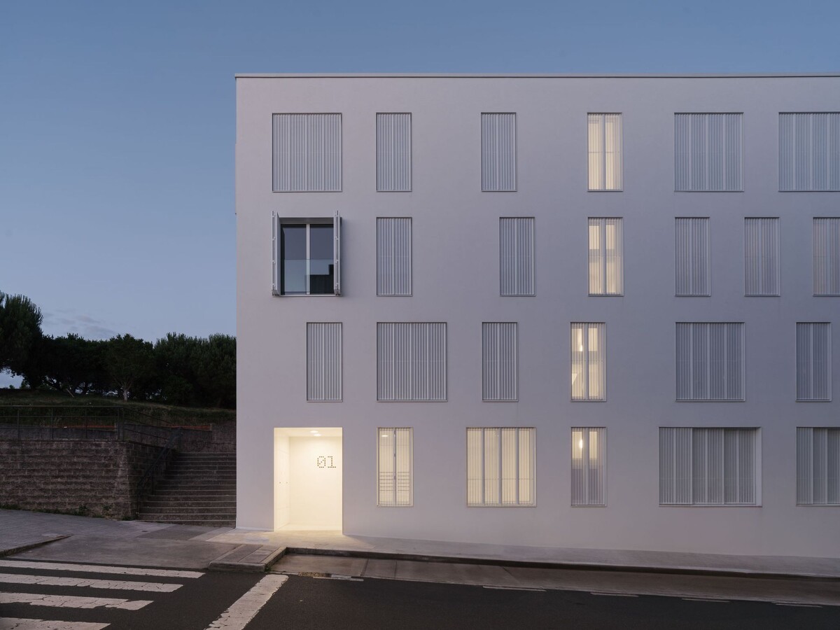 Project: Alto Residencial Coop | Architecture: Carbajo Barrios Arquitectos | Geo: Santiago de Compostela, ES