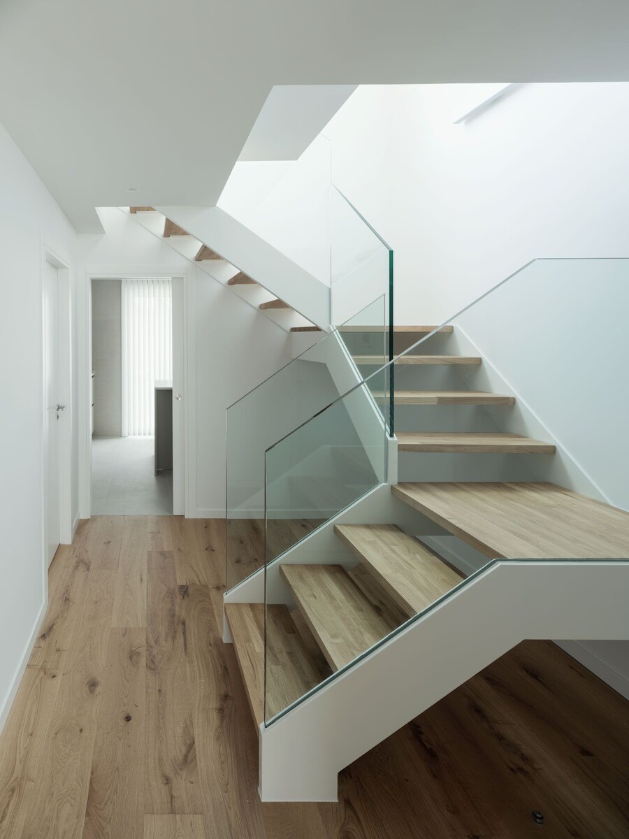 Project: Alto Residencial Coop | Architecture: Carbajo Barrios Arquitectos | Geo: Santiago de Compostela, ES