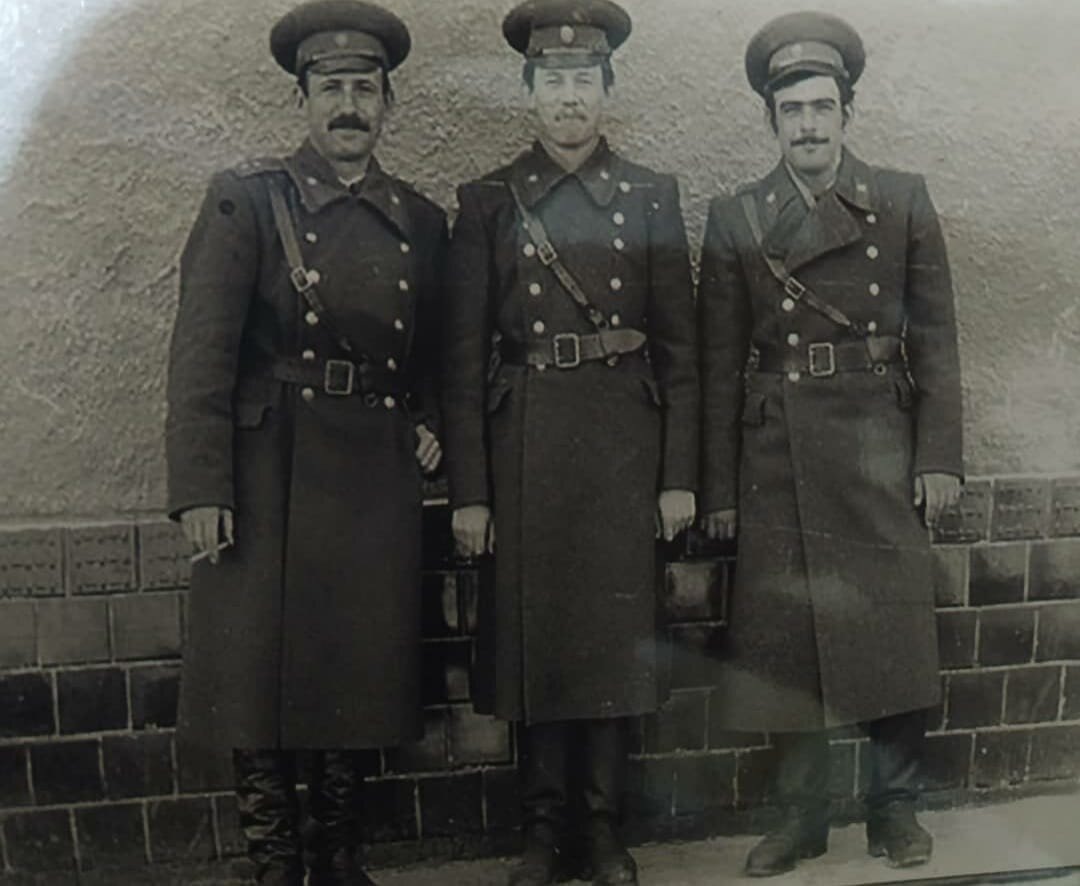 Мамедов Руфат Нариманов (крайний справа)