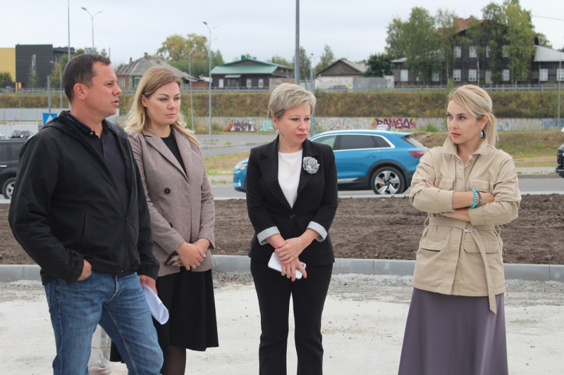    Мэр Петрозаводска раскрыла тайну бетонного постамента в центре городасоцсеть Инны Колыхматовой