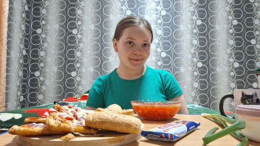 МУКБАНГ| Борщ🍜 домашняя пицца 🍕 сырные слойки🥐