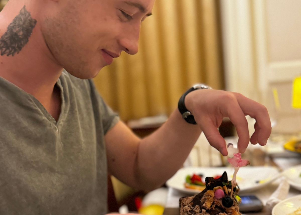 Рекламная вставка: Представлюсь! Меня зовут Виктор. Я байер, проживающий в Китае более 6 лет. Занимаюсь поиском товара с фабрик и заводов Китая, переговоры, проверка товара, оплата и отправка в любую точку мира. Если вам интересно напишите мне в ватсап +77072020126