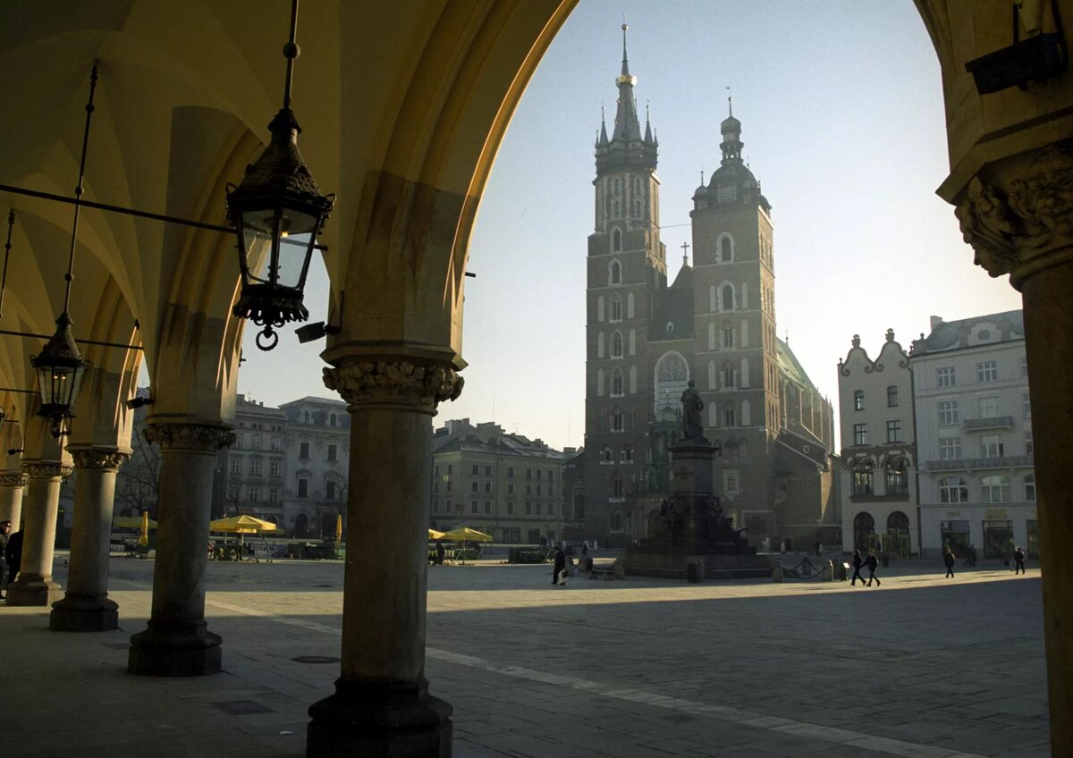 Церковь Успения Пресвятой Девы Марии (Мариацкий католический собор) в городе Кракове  © photo: Sputnik / Vladimir Rodionov