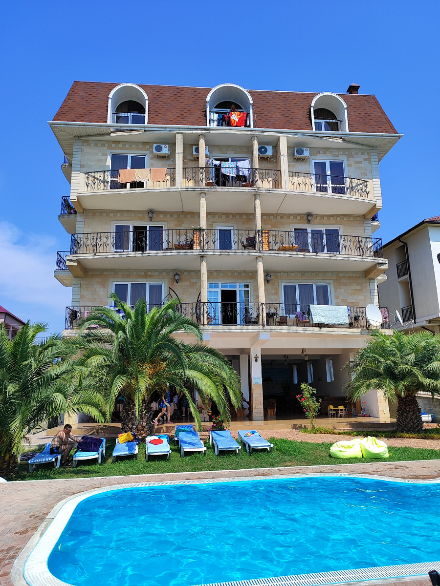 Гостиница "Море" в Вардане 