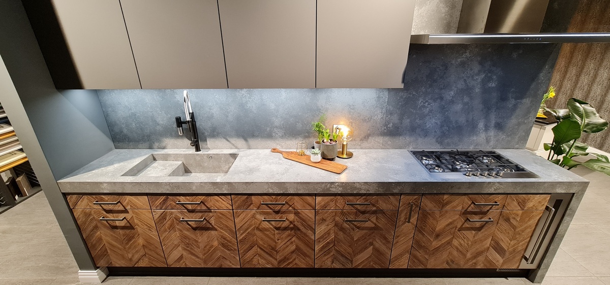 Изделия из кварцевого агломерата под бетон Residente Dark от Technistone