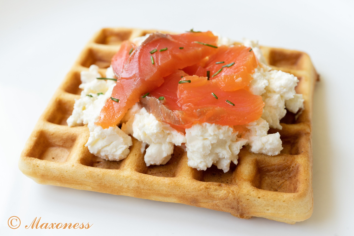 Великолепные вафли с лососем для завтрака от Джейми Оливера