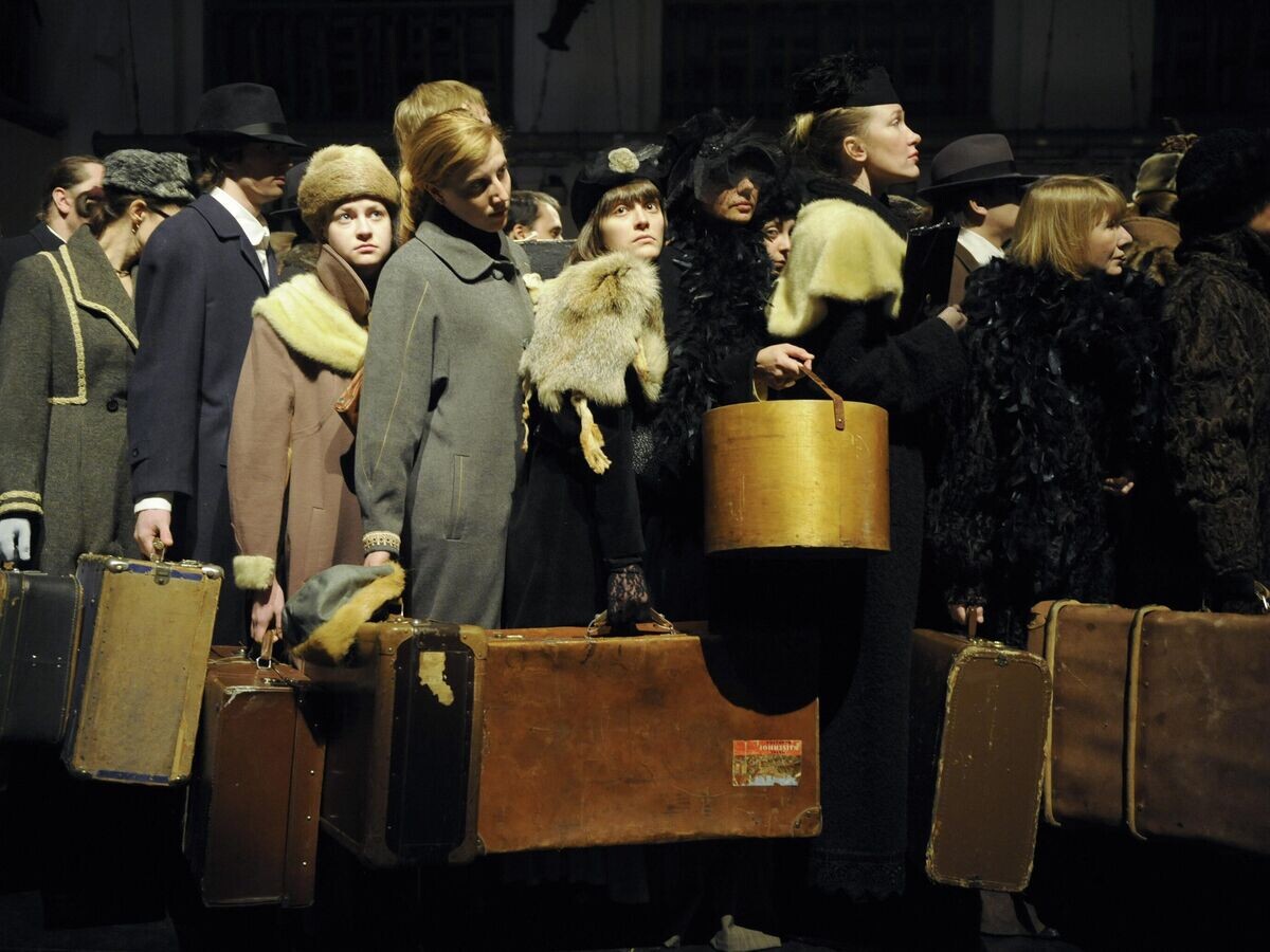    Репетиция спектакля "Тарарабумбия" Дмитрия Крымова© РИА Новости / Григорий Сысоев