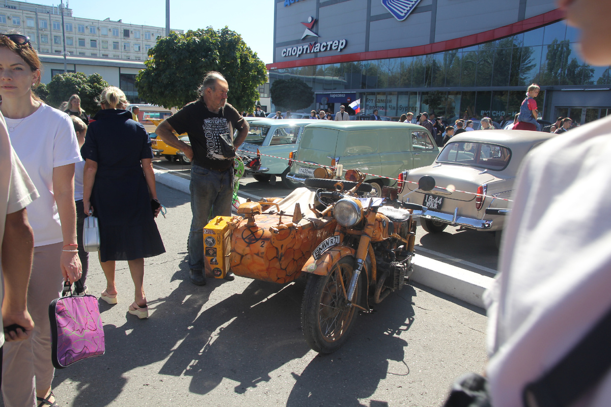 Фото, автора, Вадима Летюшова.