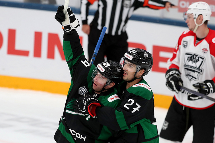    Артем Лукоянов (слева).   
Фото: hcunison.ru