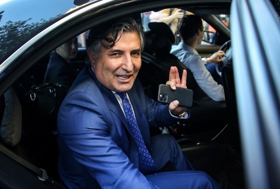    Адвокат Ефремова Эльман Пашаев у здания Пресненского суда