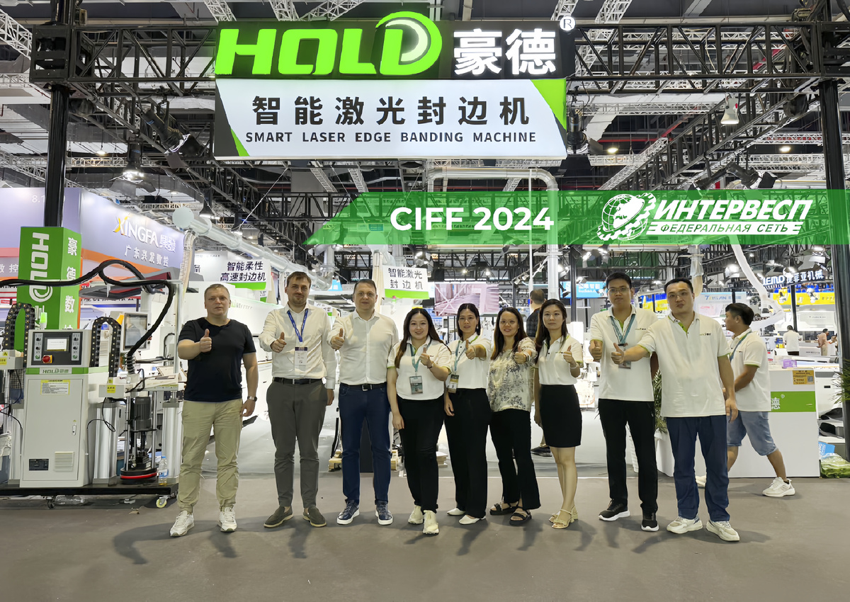 Команда завода HOLD Machinery и специалисты Компании Интервесп на отраслевой выставке CIFF 2024 в Шанхае
