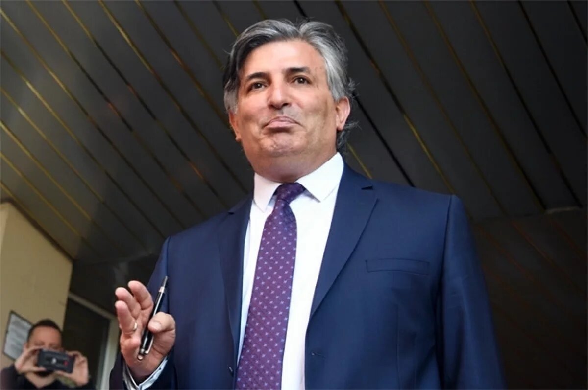    Эльман Пашаев.