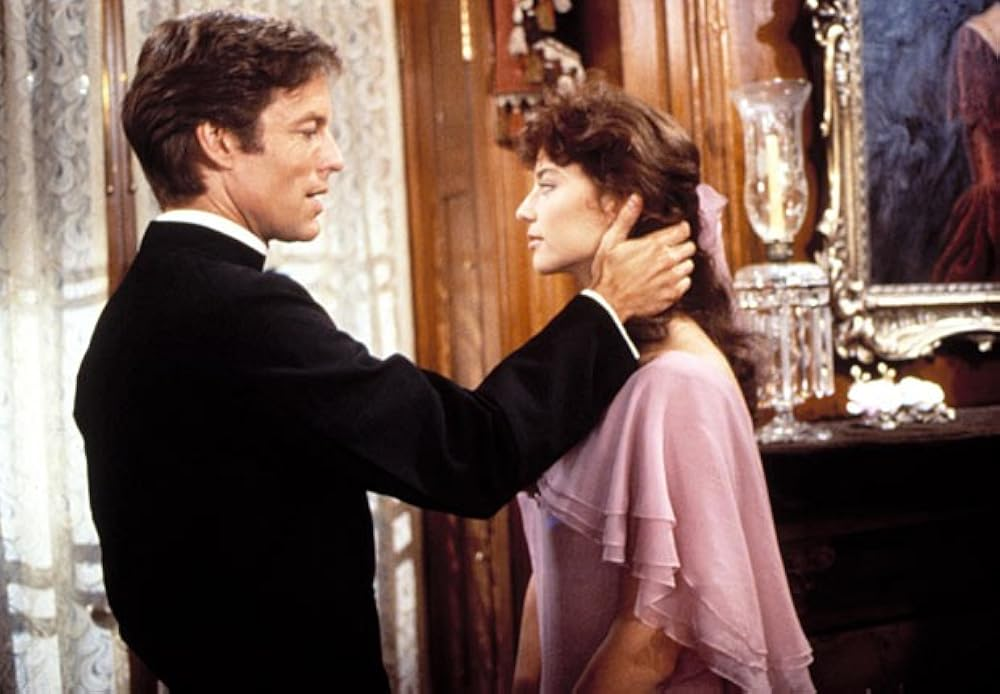 Кадр из к/ф "Поющие в Терновнике" (Картинка из Интернета) - Отец Ральф и Мэгги