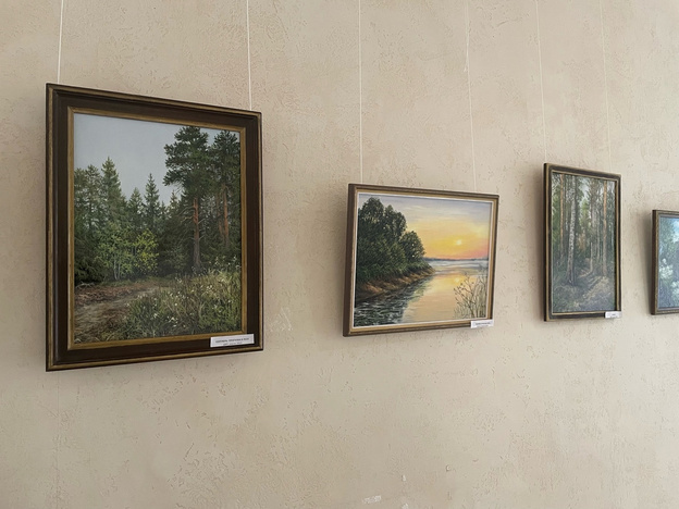    В Театре кукол открылась выставка кировской художницы