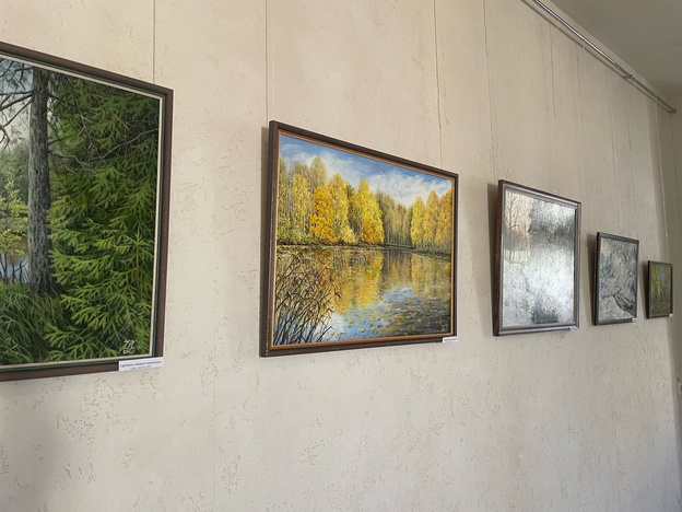    В Театре кукол открылась выставка кировской художницы