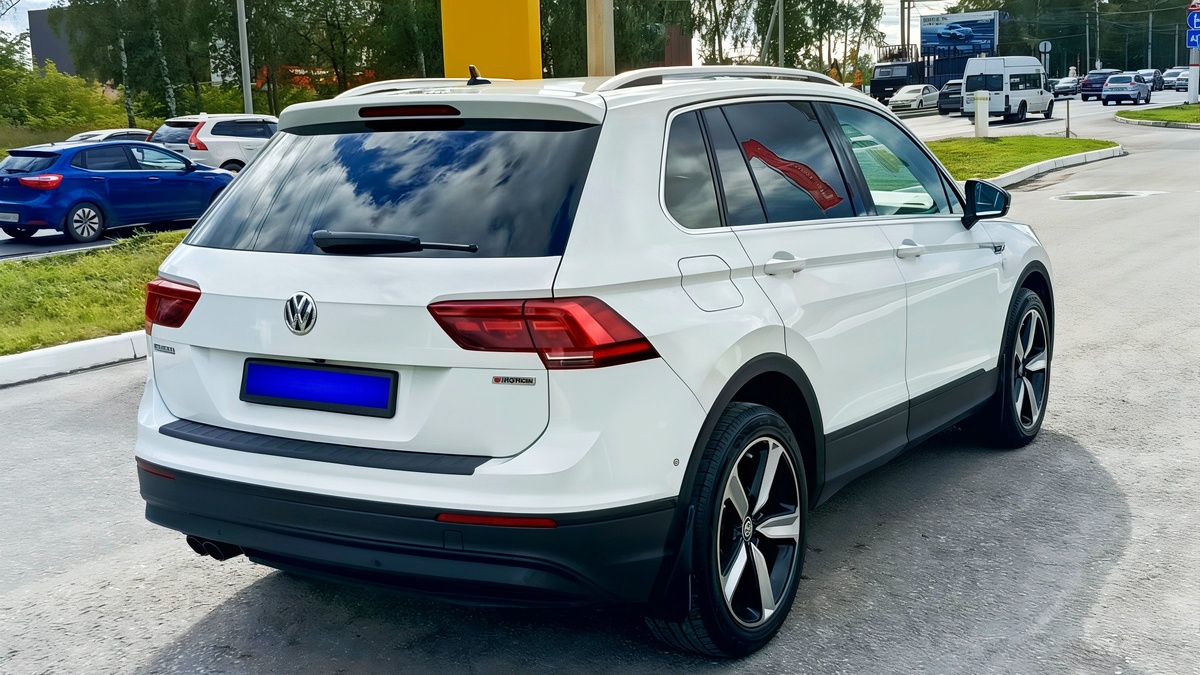 В некоторых моментах Geely Tugella превосходит Volkswagen Tiguan