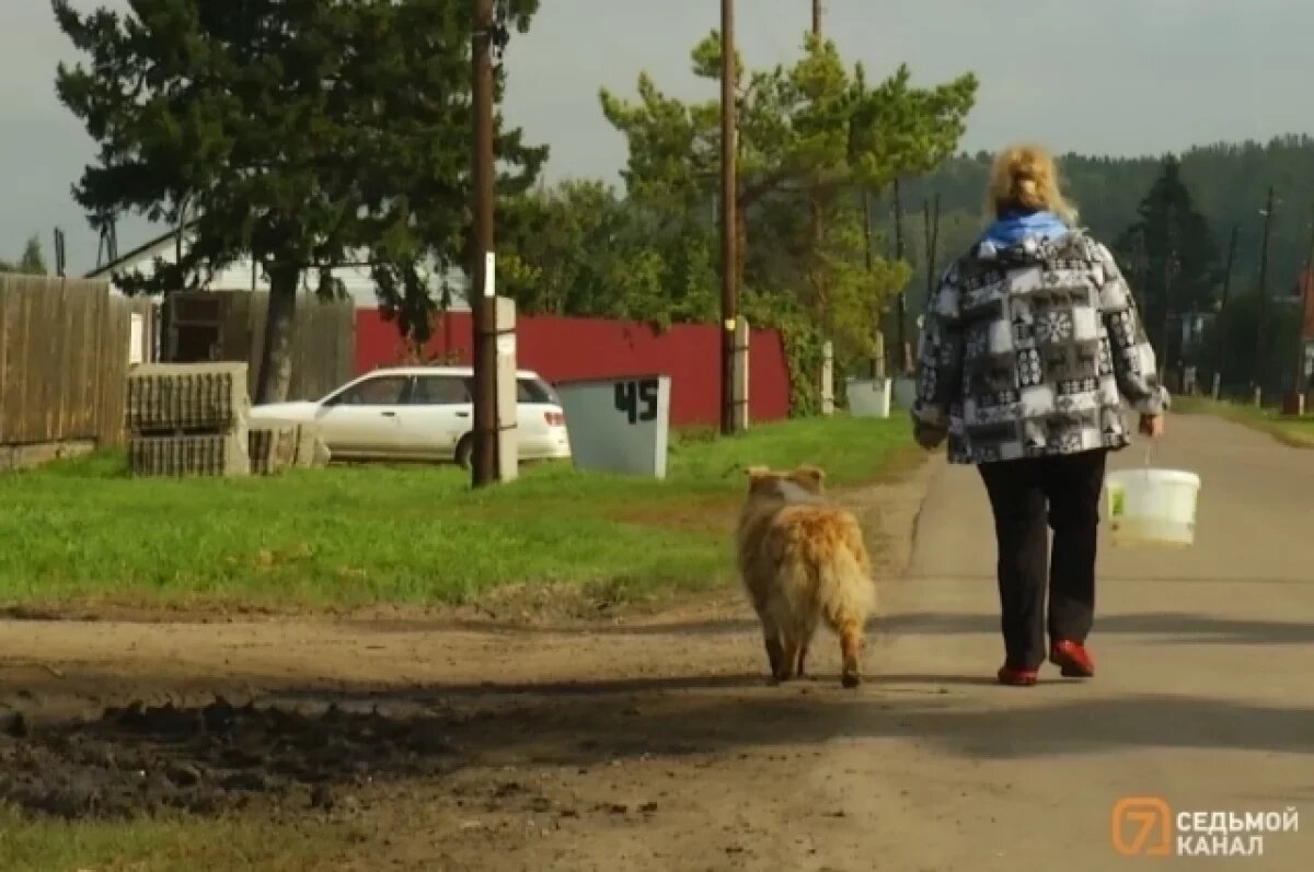    Местные жители вынуждены ездить за водой в Красноярск или бурить скважины на свои средства.