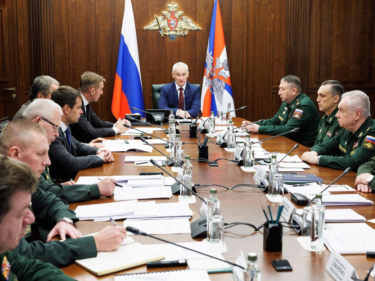    Министр обороны РФ Андрей Белоусов проводит совещание по обеспечению безопасности приграничных регионов© РИА Новости / Министерство обороны РФ