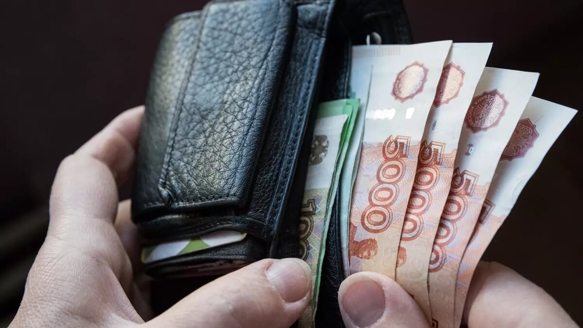 С 2022 года зарплаты россиян выросли на 15%. Фото: Александр Манзюк/ТАСС
