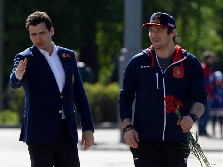     Главный тренер СКА назвал Овечкина легендой хоккея. Фото: Телеграм Романа Ротенберга