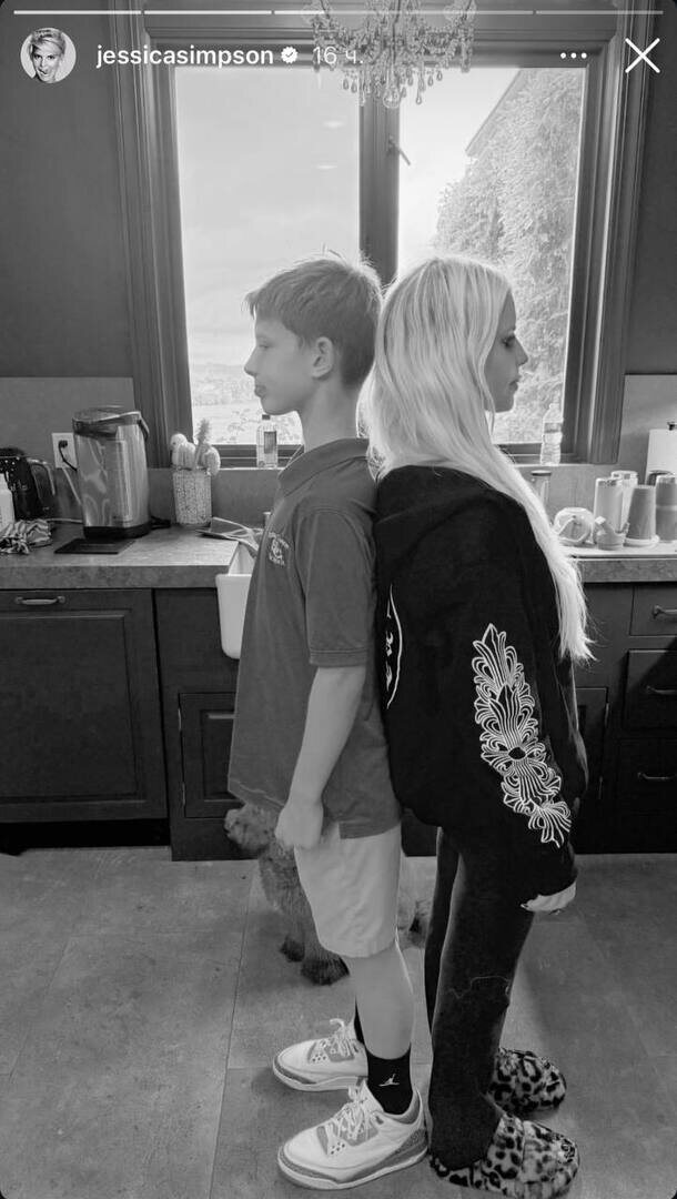    Instagram* (владелец соцсети компания Meta признана в России экстремистской и запрещена)