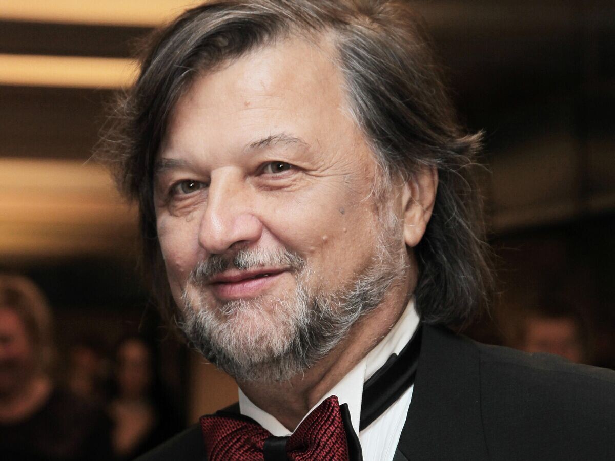    Композитор Алексей Рыбников перед церемонией награждения лауреатов премии "Золотой орел" в Москве© РИА Новости / Екатерина Чеснокова
