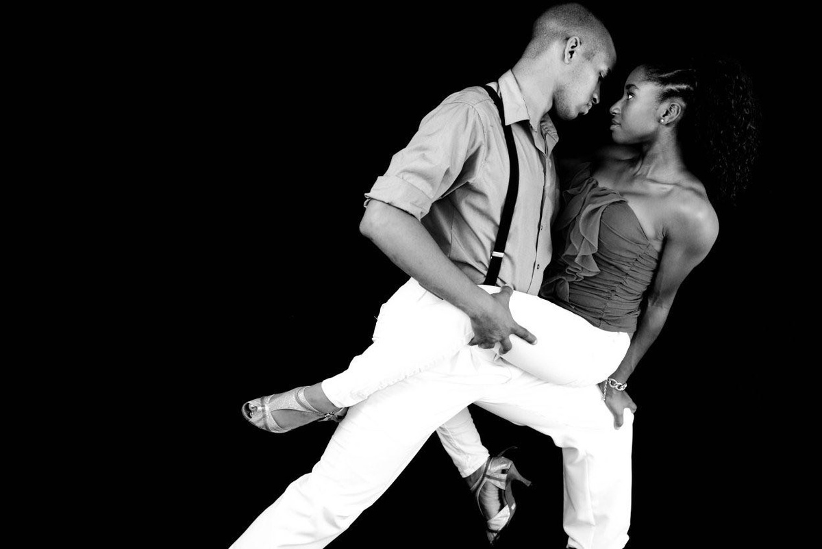 Источник: https://balthazar.club/o/28361-kizomba-tanec.html