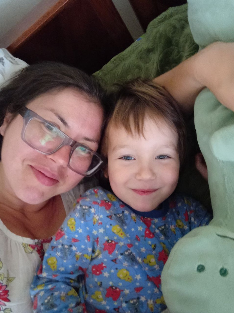 Он в садик очень хочет. Каждый день просится. Очень надеюсь, что все срастется. 