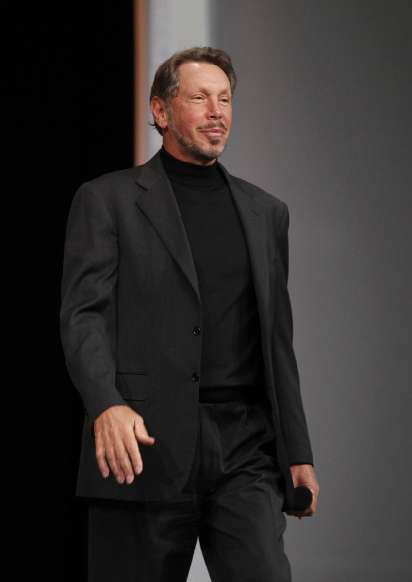    Эллисон жертвует значительные средства на медицинские исследования, с особым акцентом на борьбу с раком и изучение механизмов старения. EAST NEWS