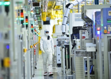    Американская компания Intel отказалась от строительства заводов в Германии и Польше