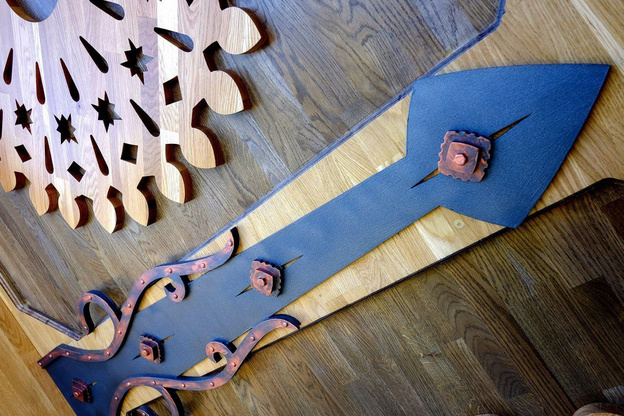    В Кирове начали устанавливать «Ворота Русского Севера»