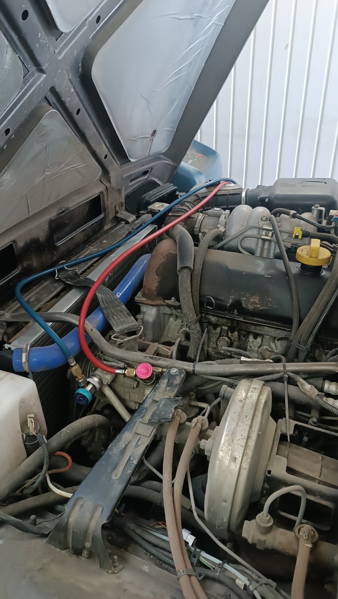 Скачиваем фреон из системы