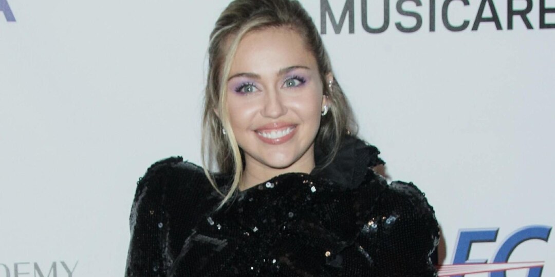 «Она получила „Грэмми“ за чужой труд»: на Майли Сайрус подали в суд за ее главный хит