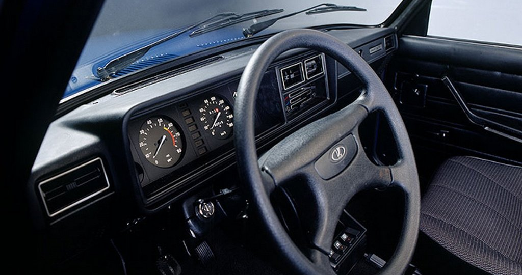 Пока АвтоВАЗ готовит первую Ладу за 3 миллиона, ВАЗ-2107 уже полгода на пике спроса. Может людям нужна «семёрка», а не Аура?