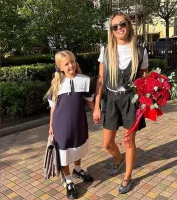 Актриса Мария Горбань с дочкой 1-го сентября
