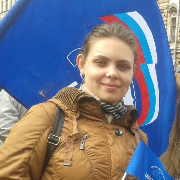 Я на празднике 1 мая в делегации от нашей школы